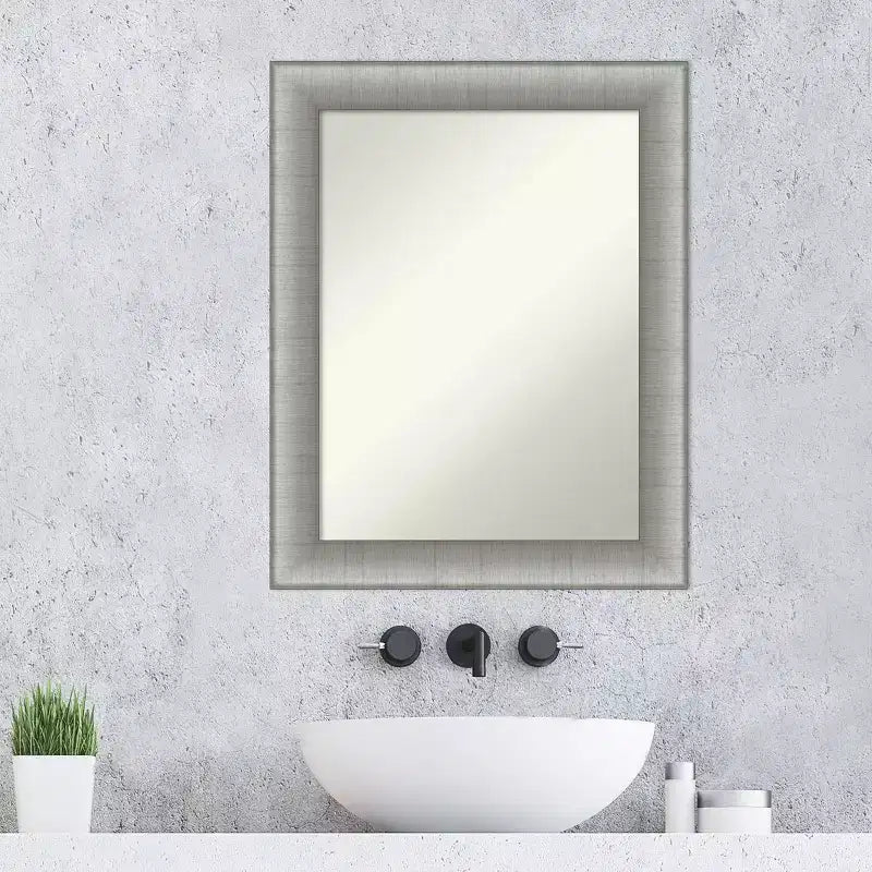 23" x 29" Specchio da Parete Elegante per Bagno Peltro Spazzolato - Rettangolare Moderno, Montaggio a Parete