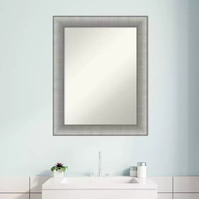 23" x 29" Specchio da Parete Elegante per Bagno Peltro Spazzolato - Rettangolare Moderno, Montaggio a Parete