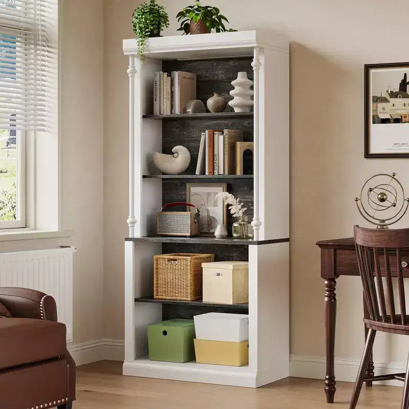 Dispensa da cucina con illuminazione a LED e vani portaoggetti superiori, adatta per sale da pranzo e soggiorni.