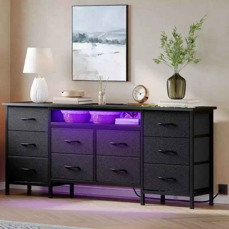 Comò lungo per camera da letto con 10 cassetti in tessuto e presa di corrente e luce LED, mobile TV per TV da 65-75 pollici