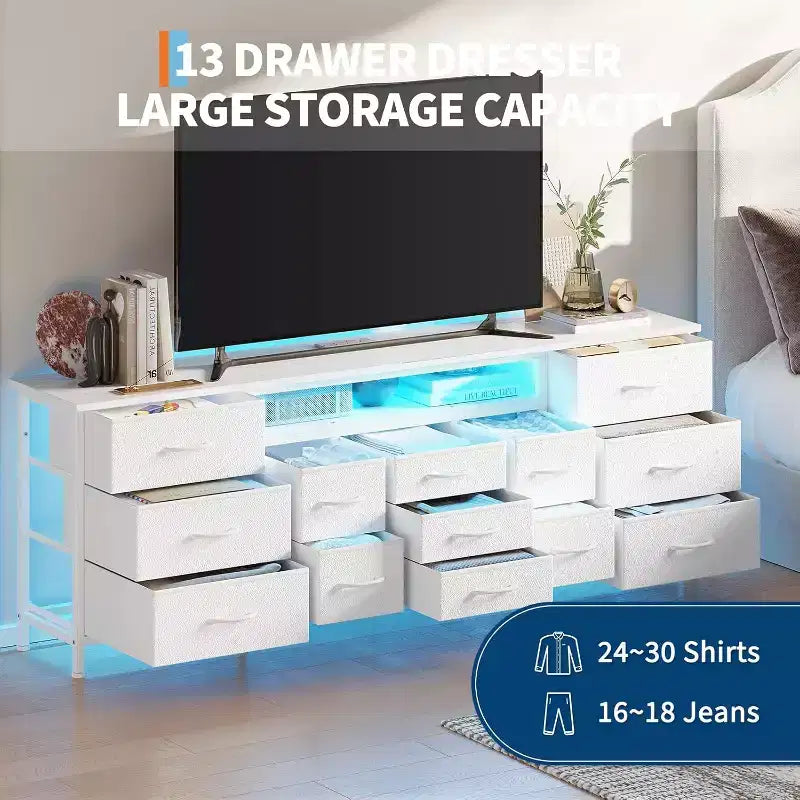 Comò nero da 70" con 13 cassetti in tessuto e luci a LED, cassettiera larga con struttura in metallo per camera da letto e soggiorno